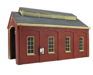 Scenix EM6102 "ENGINE SHED"  OO gauge - Picture 1 of 12