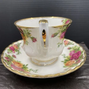 VTG Royal Albert old country roses bone china duo, cup saucer - Picture 1 of 12