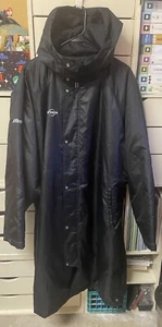 Rare Mizuno “Swimming” Jacket One Size Long Black Hood Warm Great Condition - Picture 1 of 19