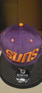 CAPPELLO PHOENIX SUNS IN VELLUTO A COSTE REGOLABILE ULTRA GIOCO NBA - Foto 1 di 3