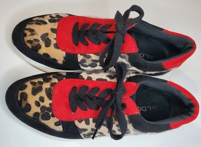 Tenis con cordones Aldo Animal talla 7,5 EE. UU. imitación Ederawia para mujer rojas/negras Foto 1 de 4