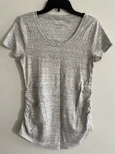 Liz Lange Maternity T-Shirt Gray Short Sleeve Scoop Neck Size M Basic - Picture 1 of 8