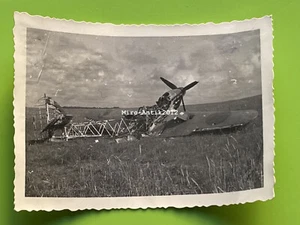 Foto, Segunda Guerra Mundial, avión francés destruido en tierra, Francia (N) ... - Imagen 1 de 2