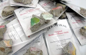 Large Authentic Piece of the BERLIN WALL with Certificate of Authenticity - H... - Picture 1 of 6