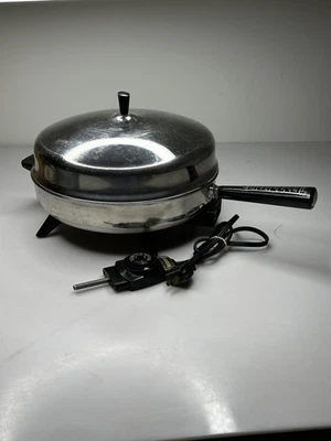 Farberware Sartén Eléctrica Revestida de Aluminio Inoxidable 12” Sartén 310B Tapa Domo Foto 1 de 4