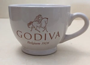 Taza de cerámica - Taza de café Godiva - Color beige - Alimentos gourmet de invierno - 10 fl oz. - Imagen 1 de 6