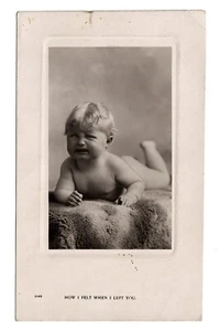 Antike Echt Foto Postkarte Weinendes Baby Wie ich mich fühlte, als ich dich verließ England RPPC - Bild 1 von 2