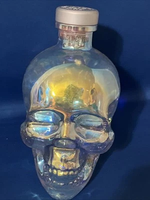 Botella de Vodka Cabeza de Cristal Aurora Dan Aykroyd Iridiscente Sin Etiqueta VACÍA Foto 1 de 4