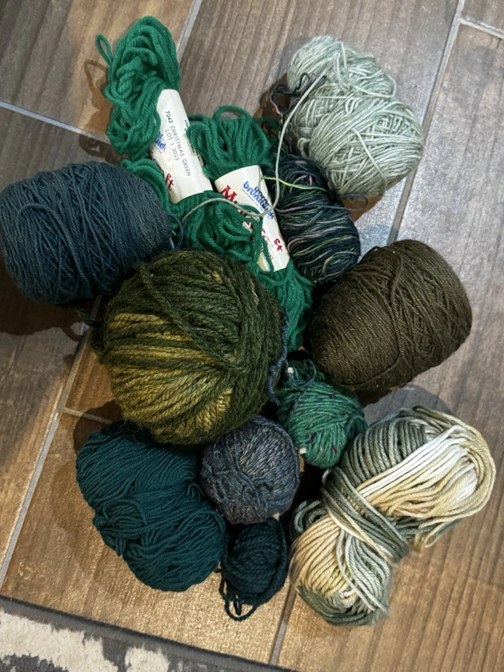 Lote mixto de madejas de hilo multicolor de marca para tejer artesanalmente ganchillo verde Foto 1 de 1