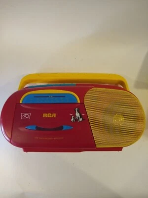 Rare Collectible RCA Handheld Battery Radio AM/FM & Tape Play Nipper Chipper Red - Image 1 of 4