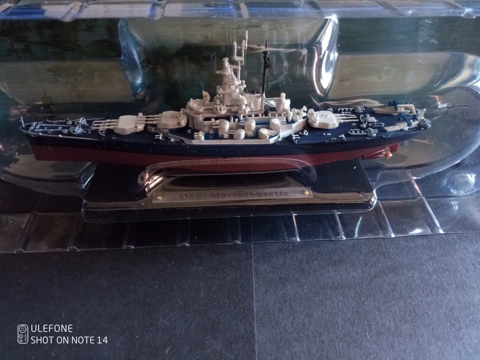 Atlas Editions Die Cast Model Ship USS Massachusetts - Image 1 of 1
