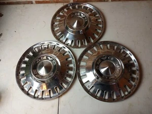 Three Dodge Dart : 1963, 1964, 1965, 1966, 1967, 1968, 13-inch, Factory hubcap,  - Picture 1 of 4