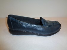 clarks women's wide shoes