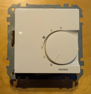 Merten 536400 Raumtemperaturregler-Einsatz mit Wechselkontakt, AC 230V, System M - Bild 1 von 2