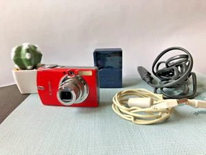 Canon DIGITAL IXUS 700 IS Red Digital Camera, TESTED, +CARD, 7.1 MP - Picture 1 of 12
