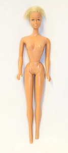 1974-1976 ©1966 MALIBU BARBIE MODEL 1067, STACY HEAD, KNEES BEND, U.S. PAT PEND - Picture 1 of 9