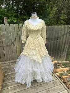 Vintage 1950s Wedding Dress Handmade Button Up Back Train Tulle Size Small - Picture 1 of 9