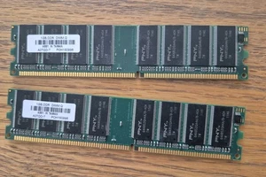 1GB DDR DIMM - Picture 1 of 2