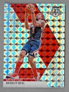 BRADLEY BEAL 2019-20 MOSAICO BASKET PRIZM INSERTO CARD #132 WIZARDS - Foto 1 di 2