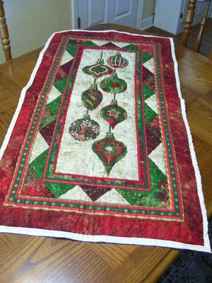 NUEVO Y HERMOSO Adornos de Navidad Edredón de Pared, Acolchado a Máquina, ¡COMO NUEVO! Foto 1 de 4