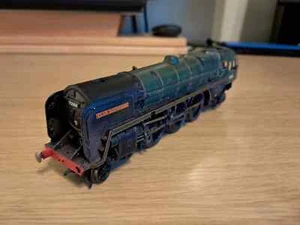 Locomotora de vapor Hornby Clan Buchanan 72000 BR verde 4-6-2 repuestos o reparaciones OO - Imagen 1 de 6