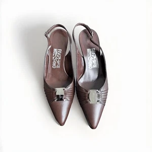 Salvatore Ferragamo Slingback Heels Fondente Kid Chocolate Kitten Heel 7B - Bild 1 von 6