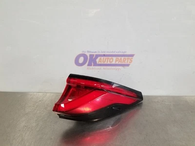 24 2024 TOYOTA GRAND HIGHLANDER CONDUCTOR CUARTO IZQUIERDO MONTADO LUZ TRASERA LÁMPARA  Foto 1 de 4