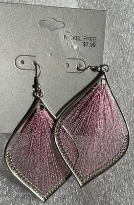 Pendientes de alambre sin níquel nuevos destellos tono plata. Paquete original nunca usados Foto 1 de 4