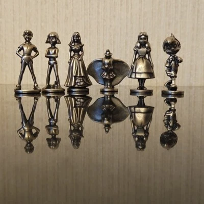 Disney Monopoly Mover Pieza de Juego Figura de Metal Bolsillo Baratija Personaje Príncipe Foto 1 de 4