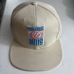 🔥Mitchell & Ness Phoenix Suns 40th Anniversary Hut Größe 7 1/4 Off-White/Pink  - Bild 1 von 7