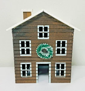 NEU 5,5" HOLZHAUS, WEIHNACHTSKRANZ, HORIZON GROUP INKL. USA, BRAUN - Bild 1 von 6
