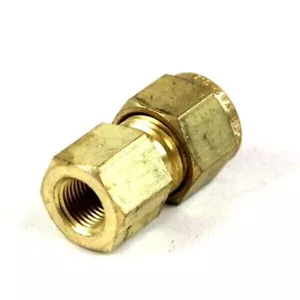 (5pk) Swagelok Brass Connector Fitting 3/8" OD Tube x 1/8" Female NPT B-600-7-2 - Picture 1 of 4