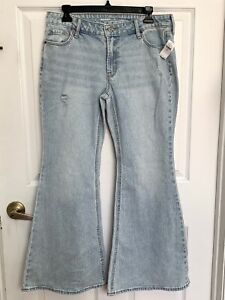NWT Women's Old Navy Mid Rise Super Flare Light Wash Jeans Size 10 Petite
