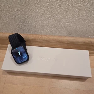Apple Watch Series 10 – 46 mm – GPS + Cellular – Jet Black - Bild 1 von 6