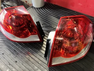 2008-09 PONTIAC G8 RIGHT & LEFT TAIL LIGHT DRIVER & PASSENGERS PAIR - Picture 1 of 5