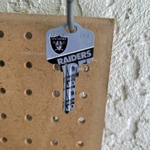 NFL Oakland / Las Vegas Raiders KW1 Uncut House Key Rohling  - Bild 1 von 2