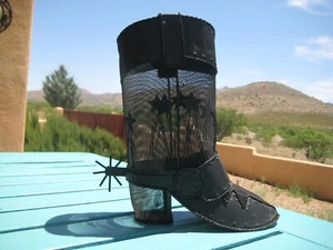 Western Metall Cowboy Cowgirl Deko Stiefel mit Sporen Utensilien Halter - Bild 1 von 4