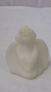 Vintage Fenton Satin weiß Blumenmuster Gebetsengel - Bild 1 von 6
