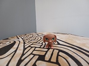 LPS #556 Dachshund Brown Pink Heart Dots 2006 