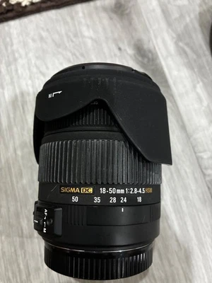 Lente Canon RF zoom Sigma 18-50 mm f/2,8 DC DN Foto 1 de 4