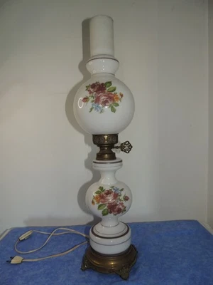 SUPERBE ANCIENNE GRANDE LAMPE A PETROLE EN OPALINE ELECTRIFIER - Photo 1/4