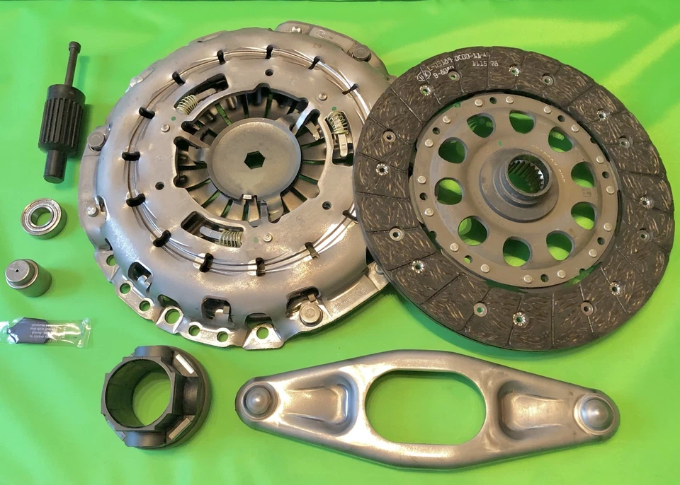 Embrague motor BMW E60 E85 E90 325xi 330 328xi 525xi 530 528xi X3 N52 21207626561 Foto 1 de 3