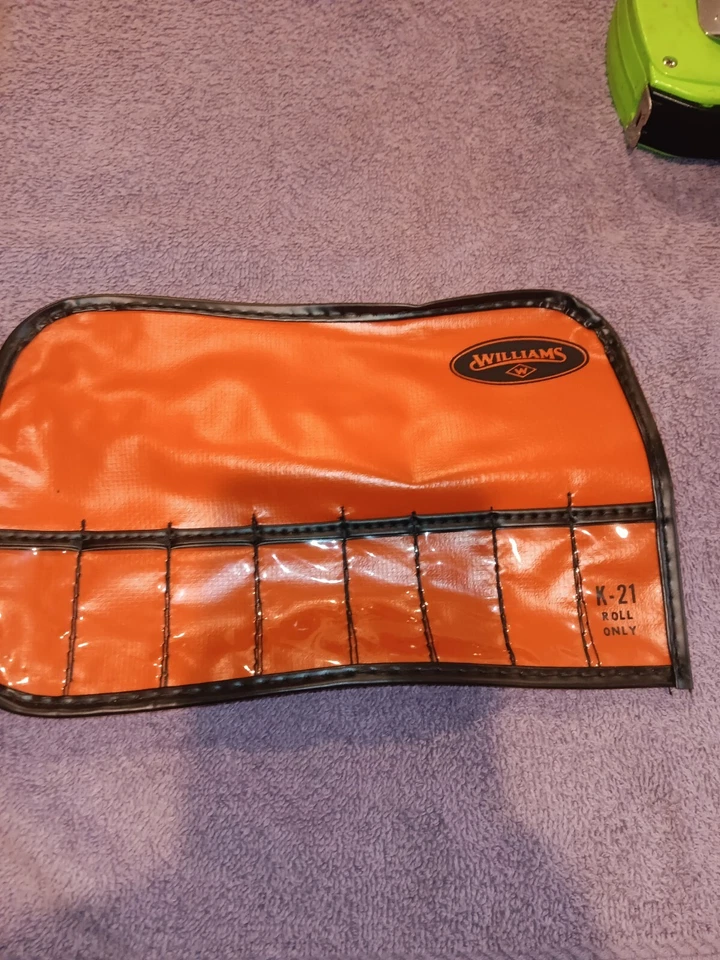 Williams K-21 8 Slot Tool Roll - Image 1 of 4