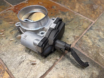 Cadillac XT5 2017-2018 carrocería del acelerador Foto 1 de 3