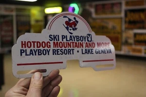 RARE 1968 PLAYBOY SKI CLUB LAKE GENEVA WISCONSIN PAINTED METAL SIGN HOTDOG BUNNY - Picture 1 of 13