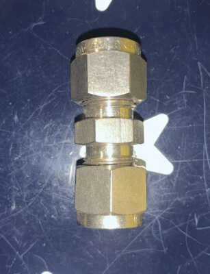 IHARA 3/8” Tube x 3/8” Tube 316L Stainless Steel Union Straight    SS-600-6 - Image 1 of 3