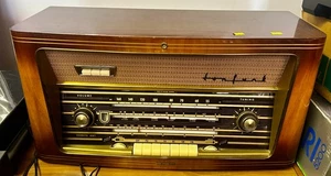 Radio d'epoca tedesca a valvole Tonfunk - Foto 1 di 1