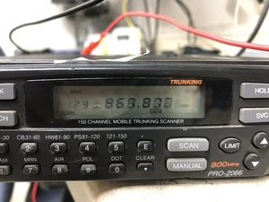Radio Shack PRO-2066 150 Channel Trunking Scanner POWERS ON - Picture 1 of 13