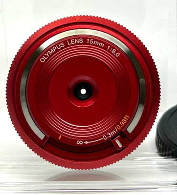 Olympus Lens 15mm f/8 Red BCL-1580 Body Cap Lens Micro 4/3 [Mint] w/Cap - Image 1 of 4