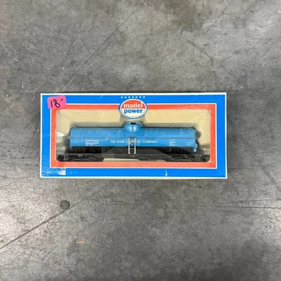 Model Power HO Scale Dow Chemical 40 Tank Car 8030 Freight Train in Original Box - Image 1 of 4